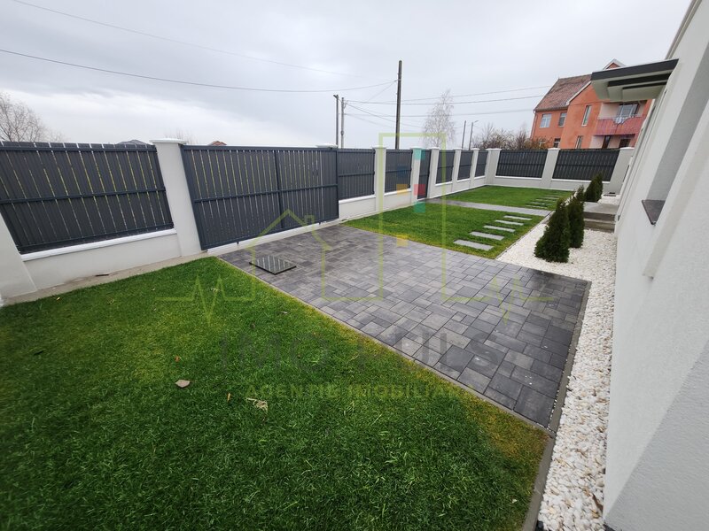 Sacalaz, casa individuala, 2 fronturi mari cu 2 porti de acces auto