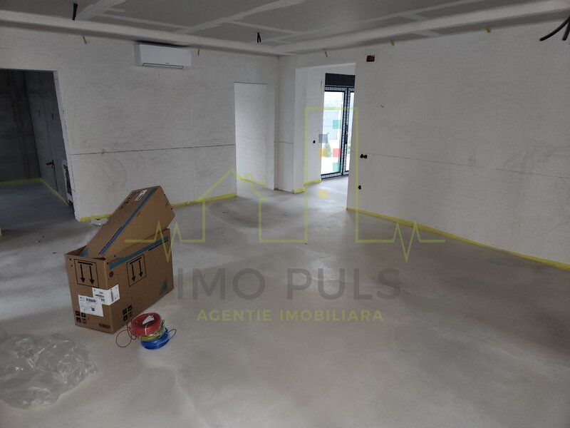 Sacalaz, casa individuala, 2 fronturi mari cu 2 porti de acces auto